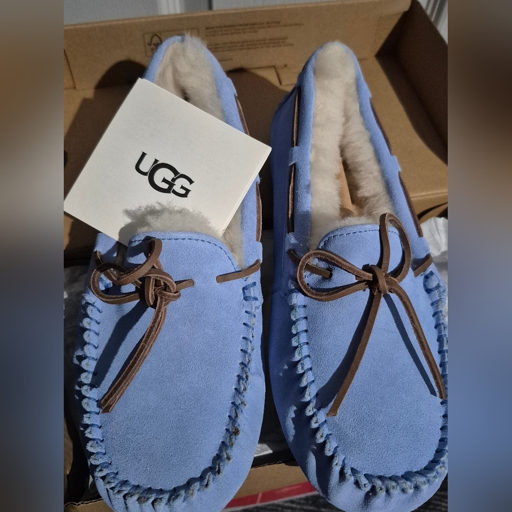 UGG|Women's Wool-Lined Dakota Slippers